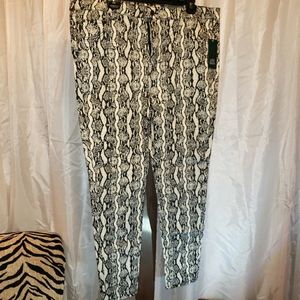WILD FABLE Snake print jean sz 18